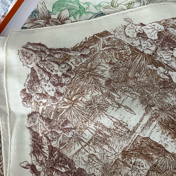 Hermes cashmere shawl. 56” x 56 - Picture 3 of 7